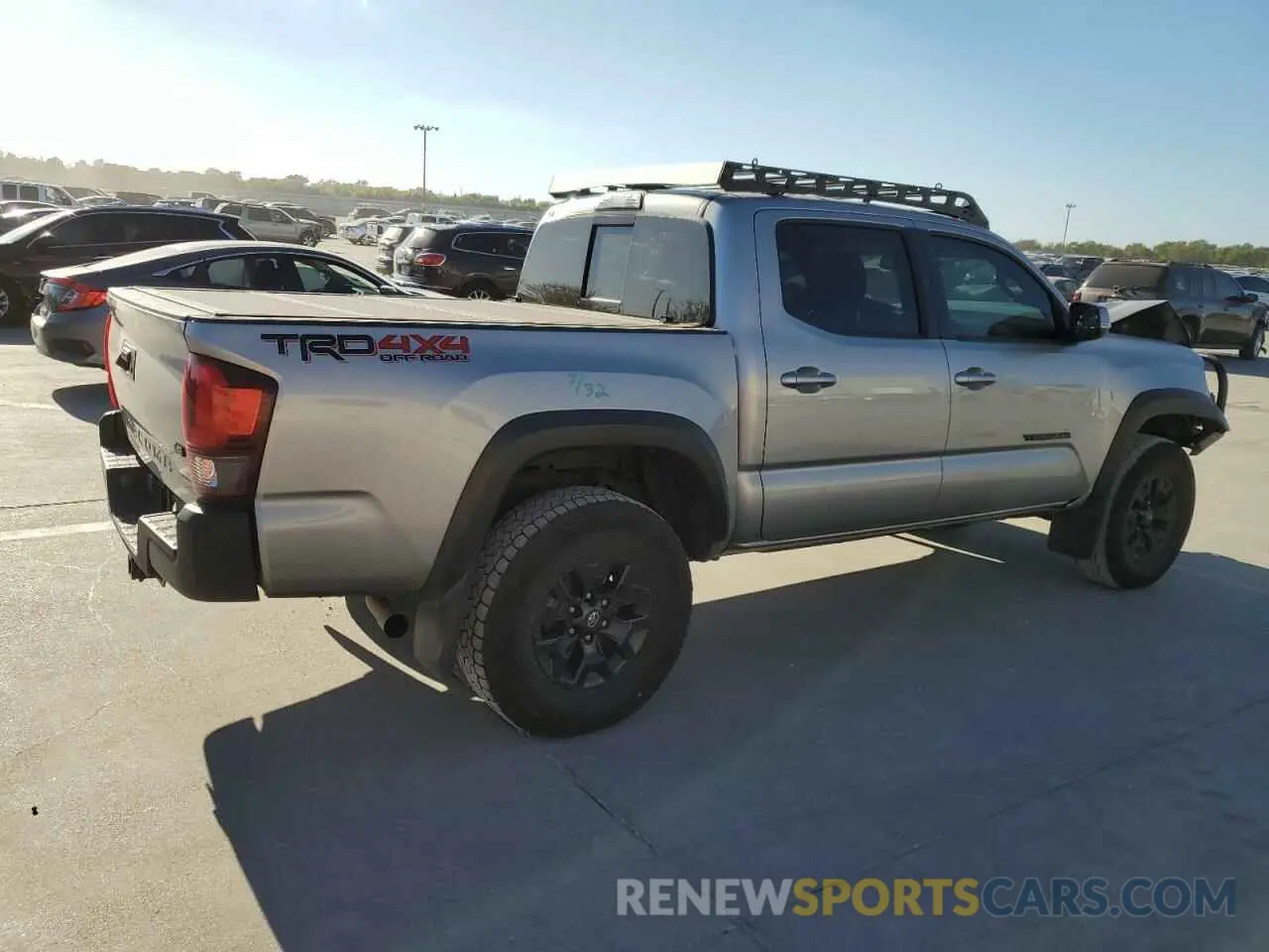 3 fotografías del automóvil dañado 5TFCZ5AN7KX198600 TOYOTA TACOMA 2019