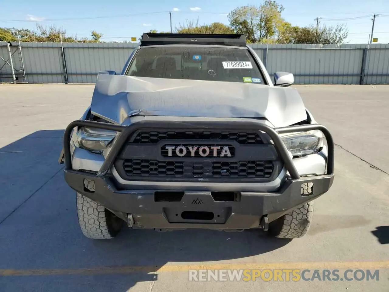 5 fotografías del automóvil dañado 5TFCZ5AN7KX198600 TOYOTA TACOMA 2019
