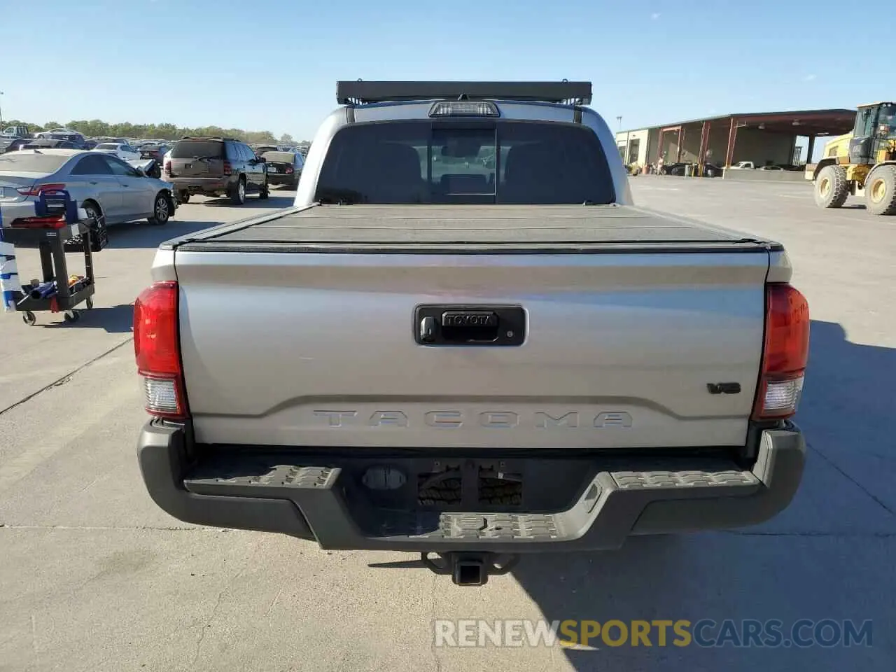 6 fotografías del automóvil dañado 5TFCZ5AN7KX198600 TOYOTA TACOMA 2019