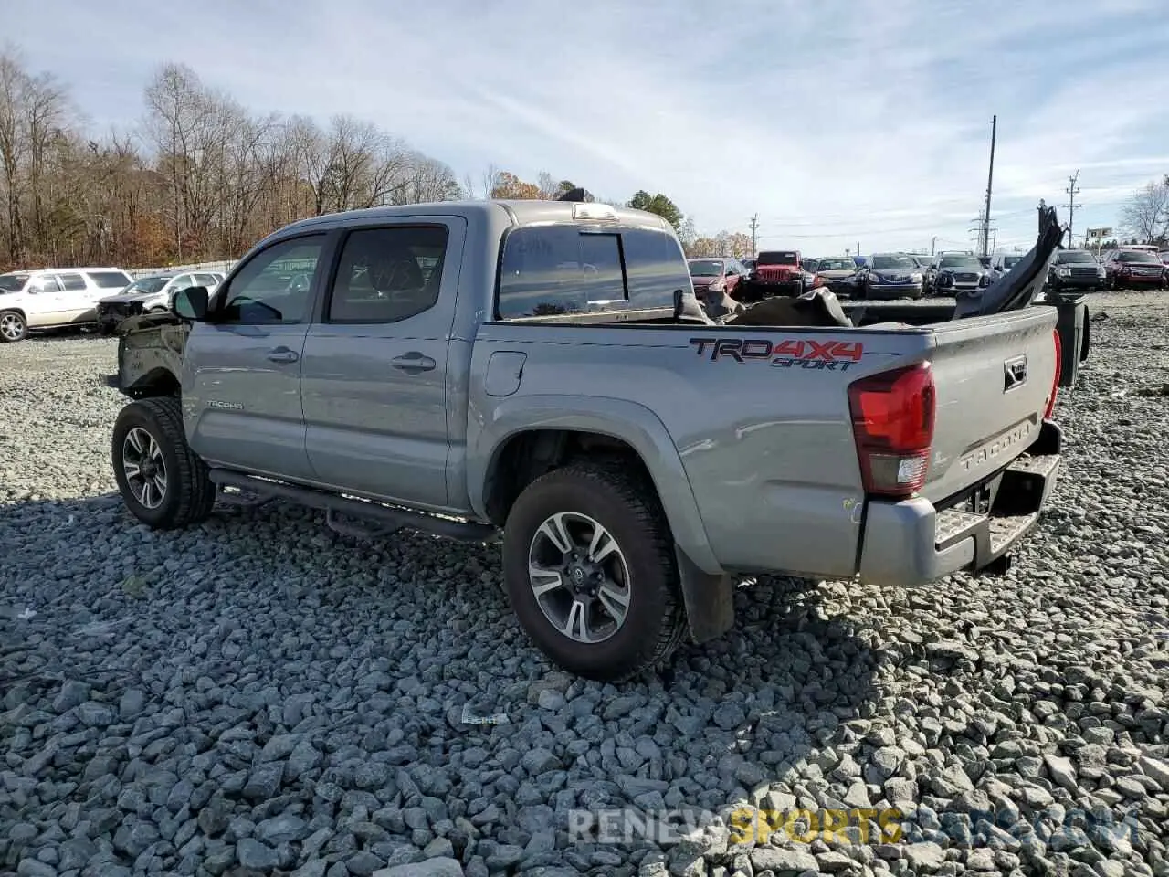 2 fotografías del automóvil dañado 5TFCZ5AN7KX201687 TOYOTA TACOMA 2019