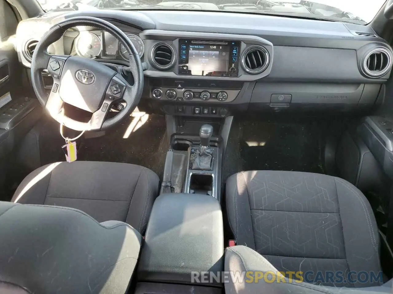 8 fotografías del automóvil dañado 5TFCZ5AN8KX171423 TOYOTA TACOMA 2019