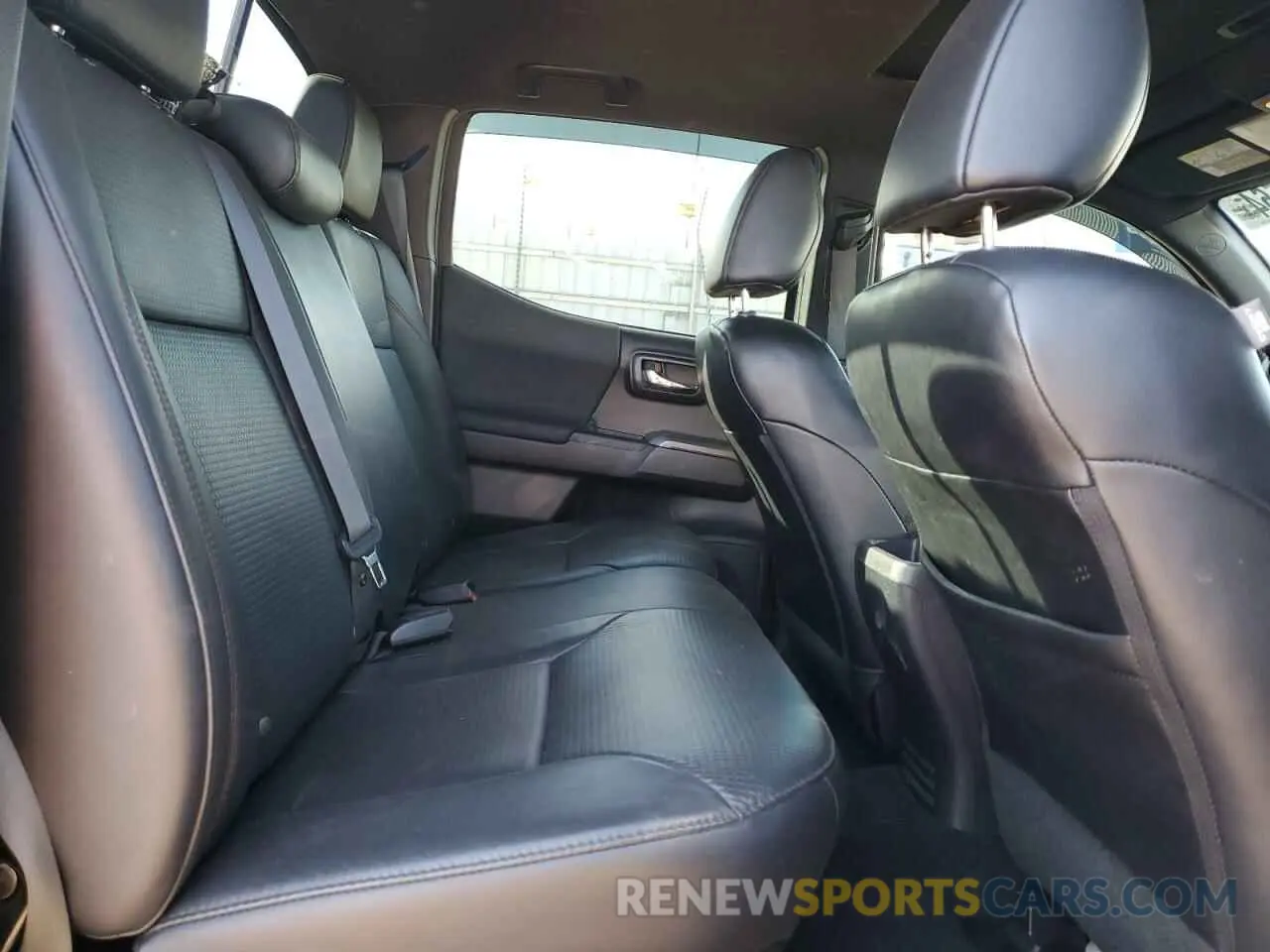 10 fotografías del automóvil dañado 5TFCZ5AN8KX181661 TOYOTA TACOMA 2019