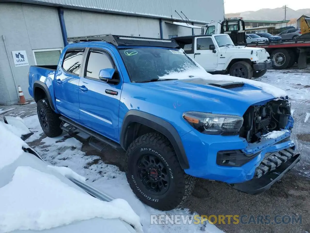 4 fotografías del automóvil dañado 5TFCZ5AN8KX181661 TOYOTA TACOMA 2019