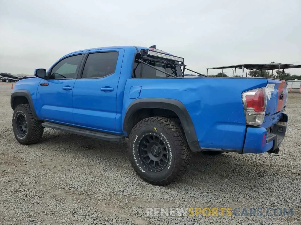 2 fotografías del automóvil dañado 5TFCZ5AN8KX186293 TOYOTA TACOMA 2019