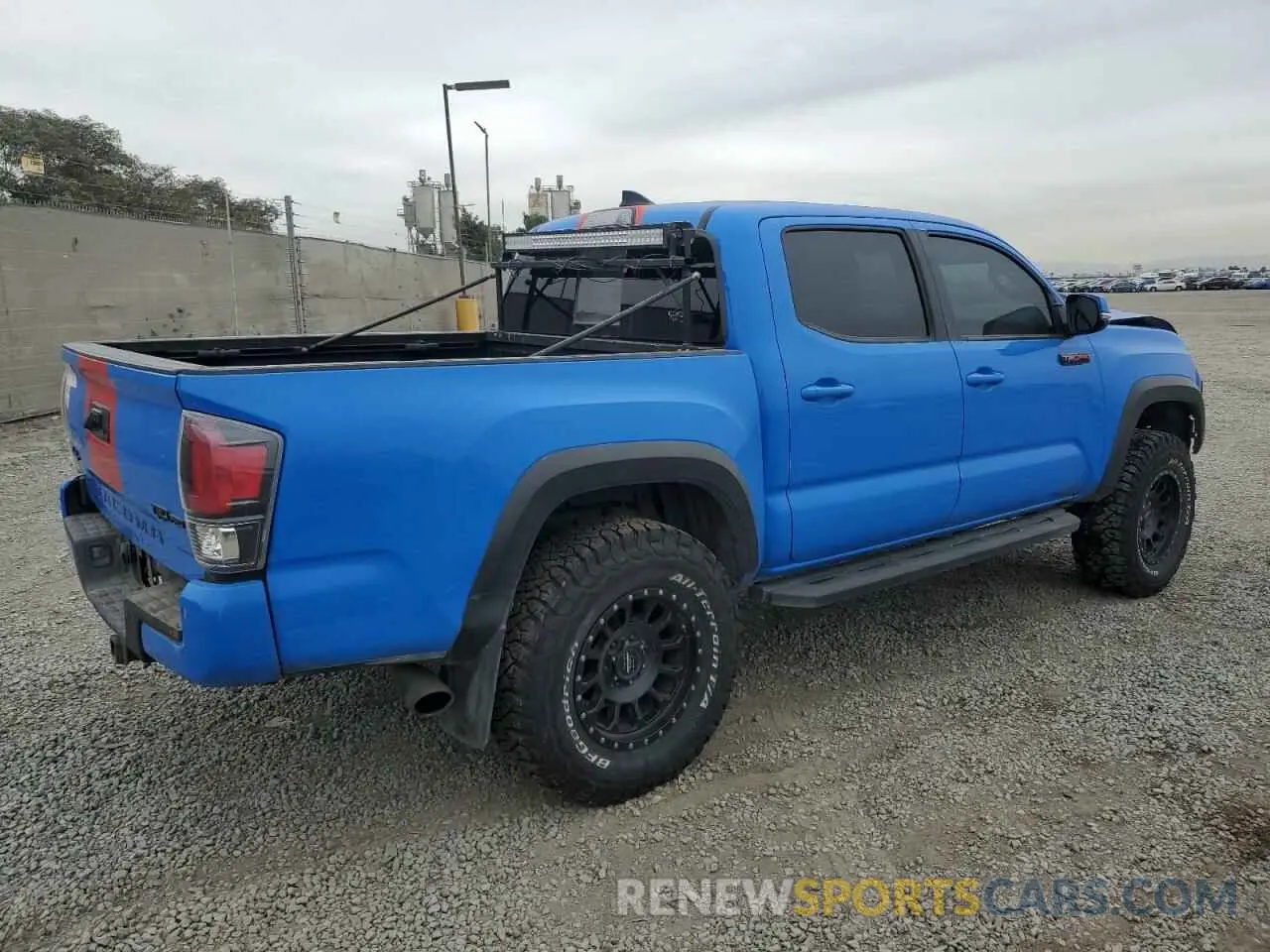 3 fotografías del automóvil dañado 5TFCZ5AN8KX186293 TOYOTA TACOMA 2019