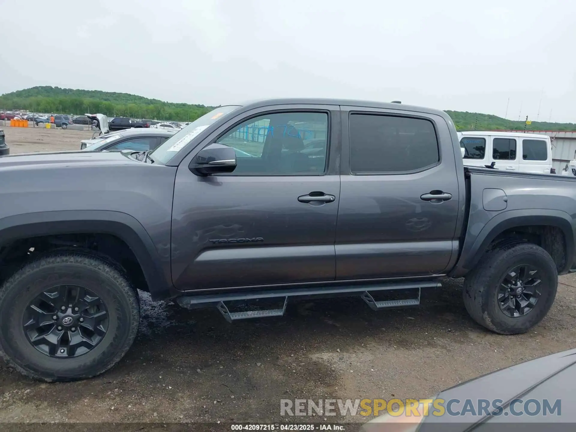 15 fotografías del automóvil dañado 5TFCZ5AN8KX194927 TOYOTA TACOMA 2019