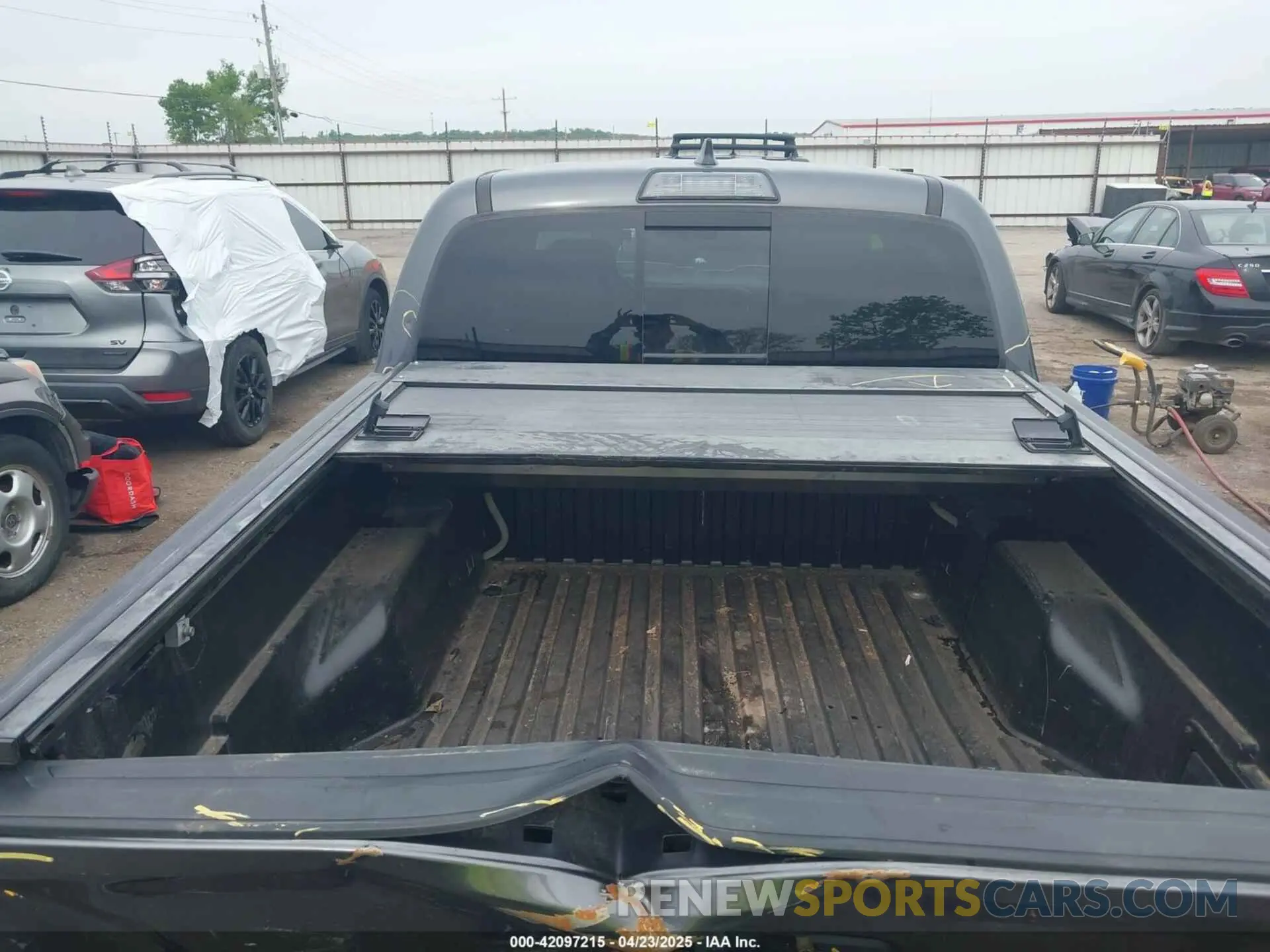 20 fotografías del automóvil dañado 5TFCZ5AN8KX194927 TOYOTA TACOMA 2019