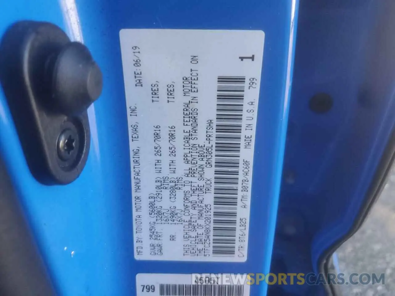 14 fotografías del automóvil dañado 5TFCZ5AN8KX201925 TOYOTA TACOMA 2019