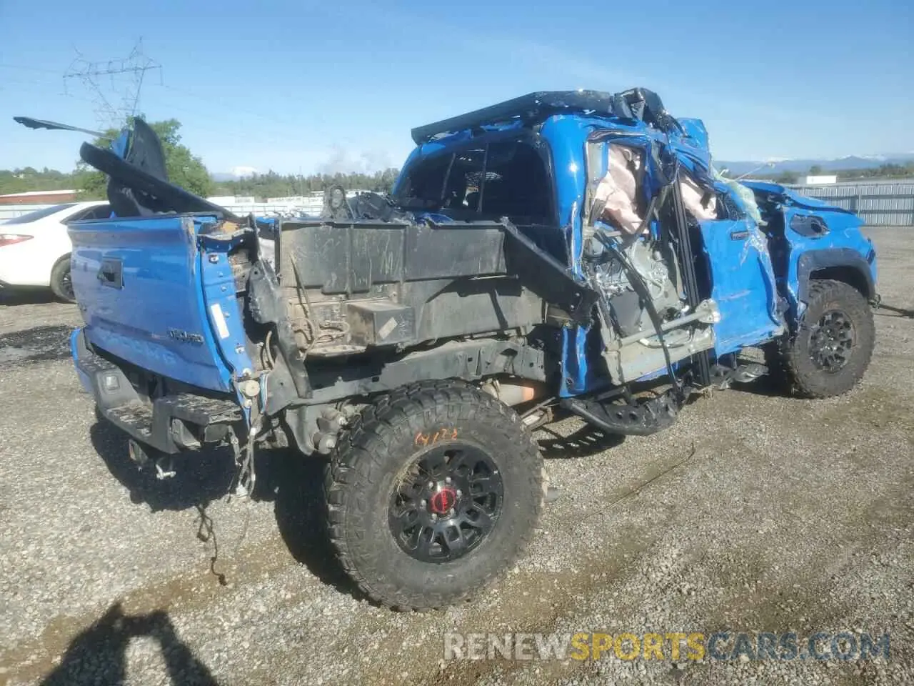 3 fotografías del automóvil dañado 5TFCZ5AN8KX201925 TOYOTA TACOMA 2019
