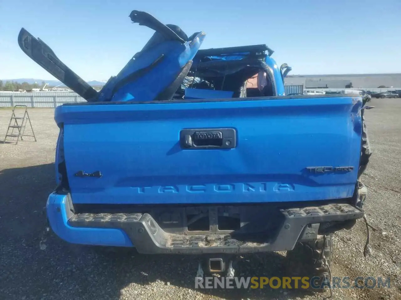 6 fotografías del automóvil dañado 5TFCZ5AN8KX201925 TOYOTA TACOMA 2019