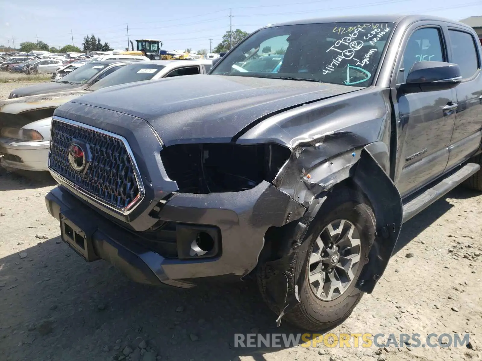 9 fotografías del automóvil dañado 5TFCZ5AN8KX205506 TOYOTA TACOMA 2019