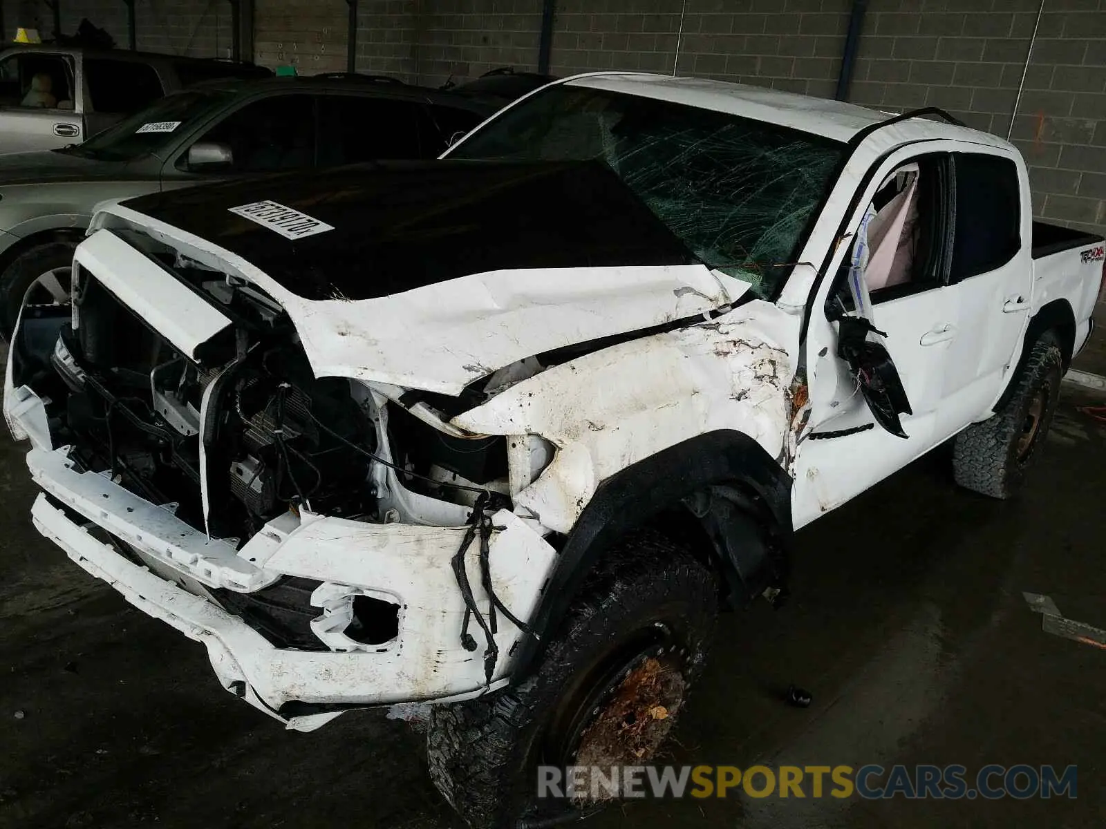 10 fotografías del automóvil dañado 5TFCZ5AN8KX207000 TOYOTA TACOMA 2019