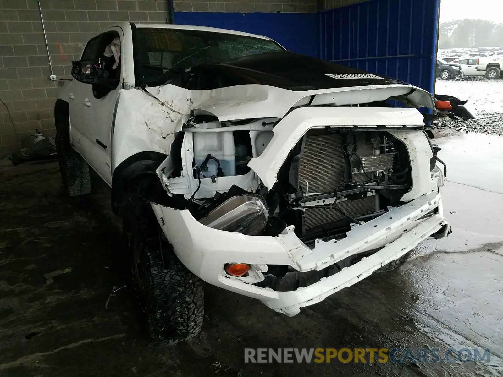 9 fotografías del automóvil dañado 5TFCZ5AN8KX207000 TOYOTA TACOMA 2019