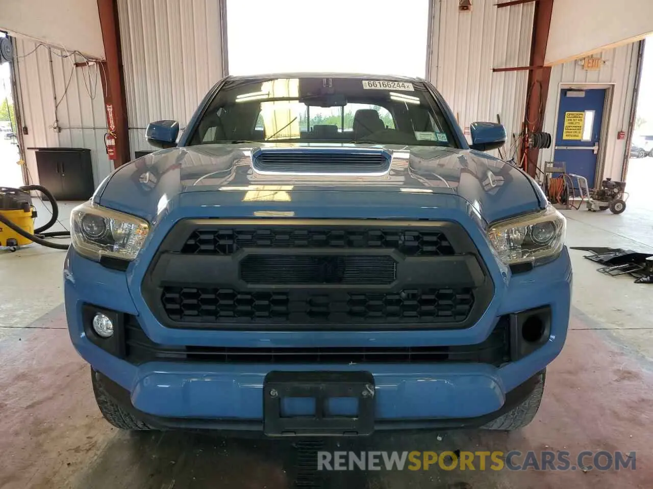 5 fotografías del automóvil dañado 5TFCZ5AN9KX170801 TOYOTA TACOMA 2019