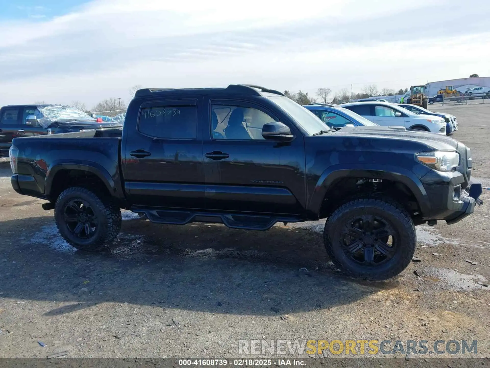 13 fotografías del automóvil dañado 5TFCZ5AN9KX182284 TOYOTA TACOMA 2019