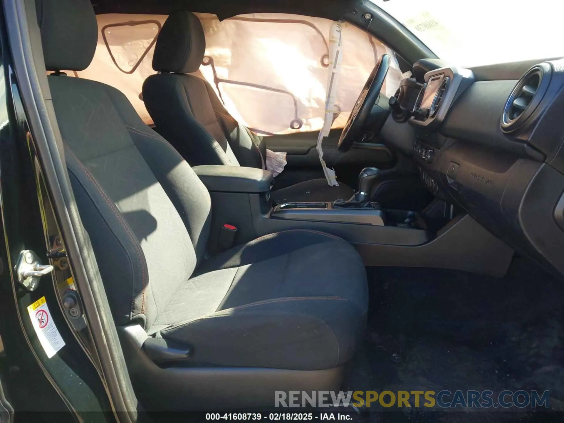 5 fotografías del automóvil dañado 5TFCZ5AN9KX182284 TOYOTA TACOMA 2019