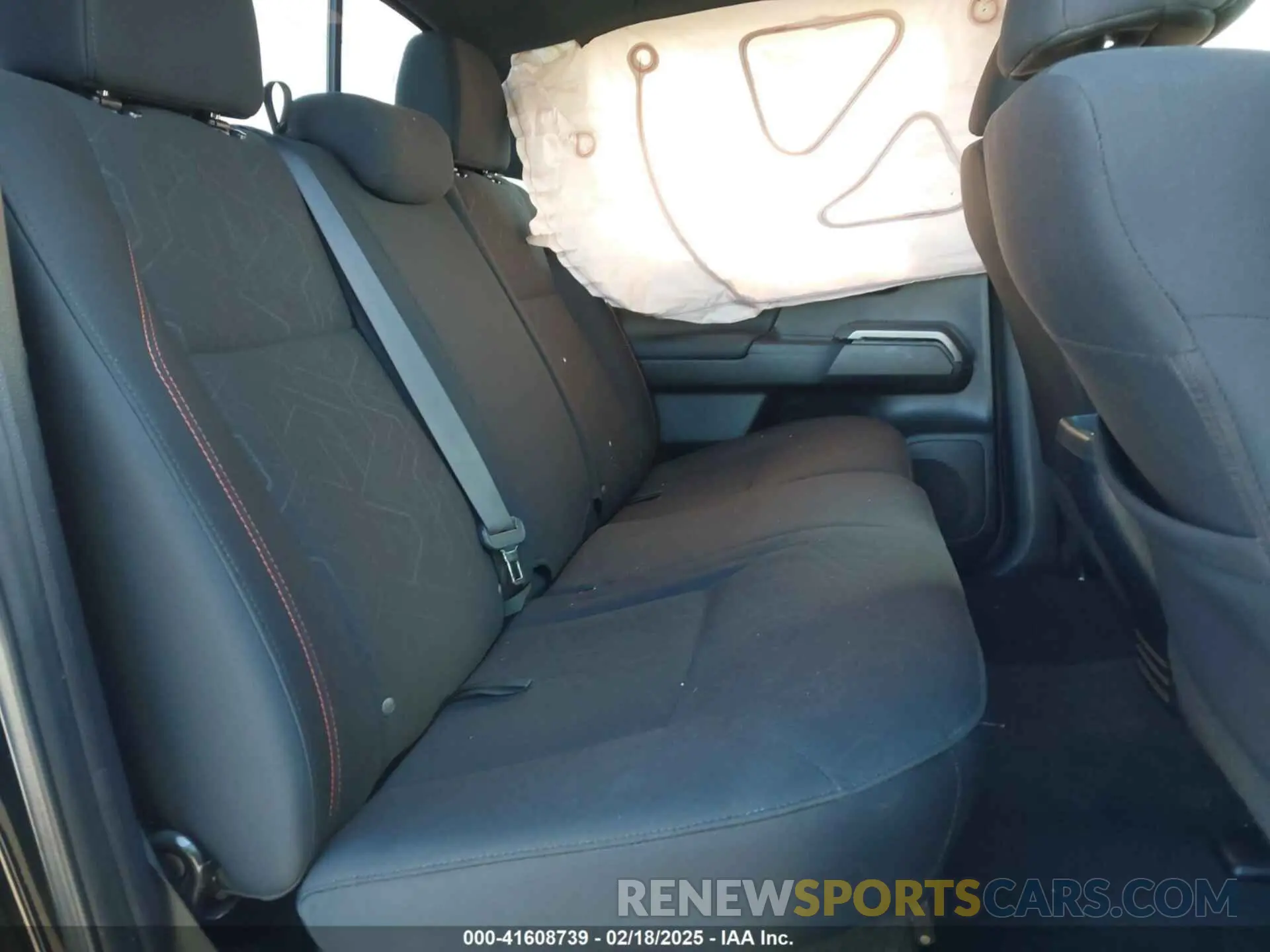 8 fotografías del automóvil dañado 5TFCZ5AN9KX182284 TOYOTA TACOMA 2019
