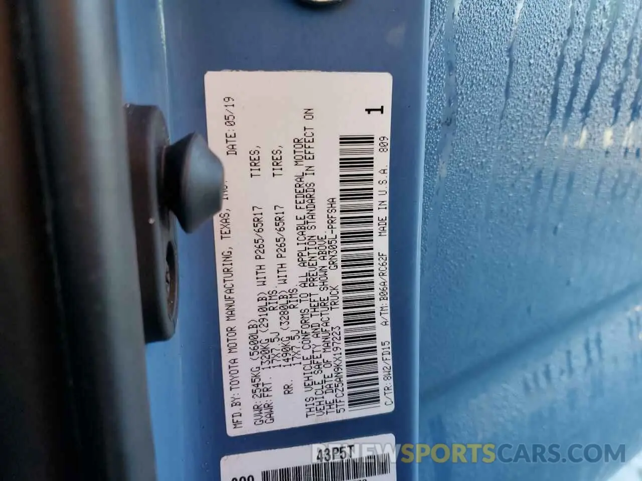 14 fotografías del automóvil dañado 5TFCZ5AN9KX197223 TOYOTA TACOMA 2019