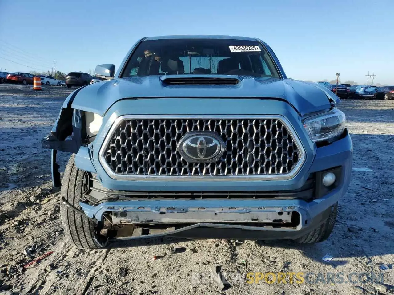 5 fotografías del automóvil dañado 5TFCZ5AN9KX197223 TOYOTA TACOMA 2019