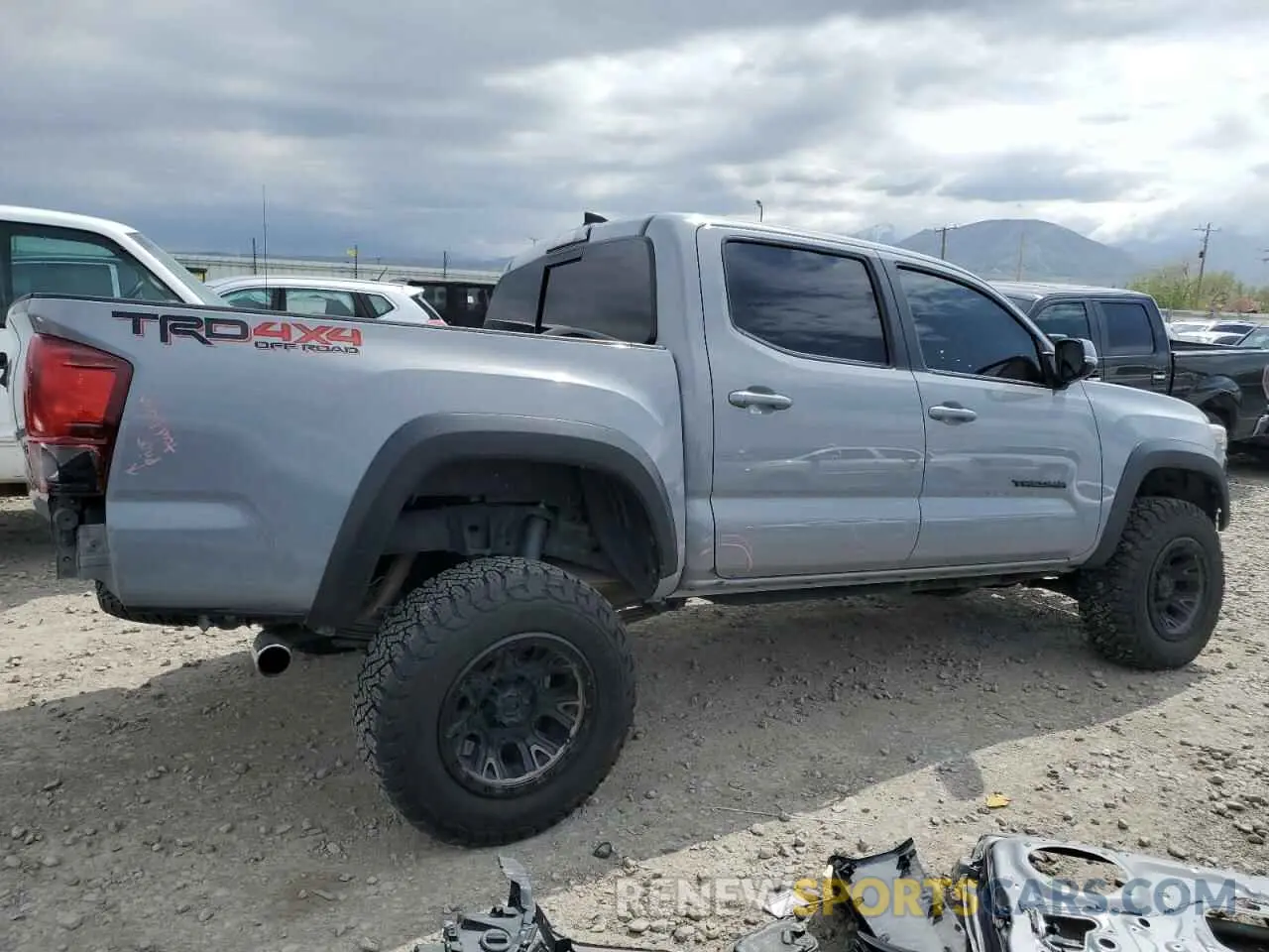 3 fotografías del automóvil dañado 5TFCZ5AN9KX205644 TOYOTA TACOMA 2019