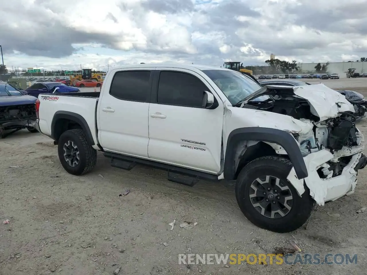 4 fotografías del automóvil dañado 5TFCZ5ANXKX165896 TOYOTA TACOMA 2019