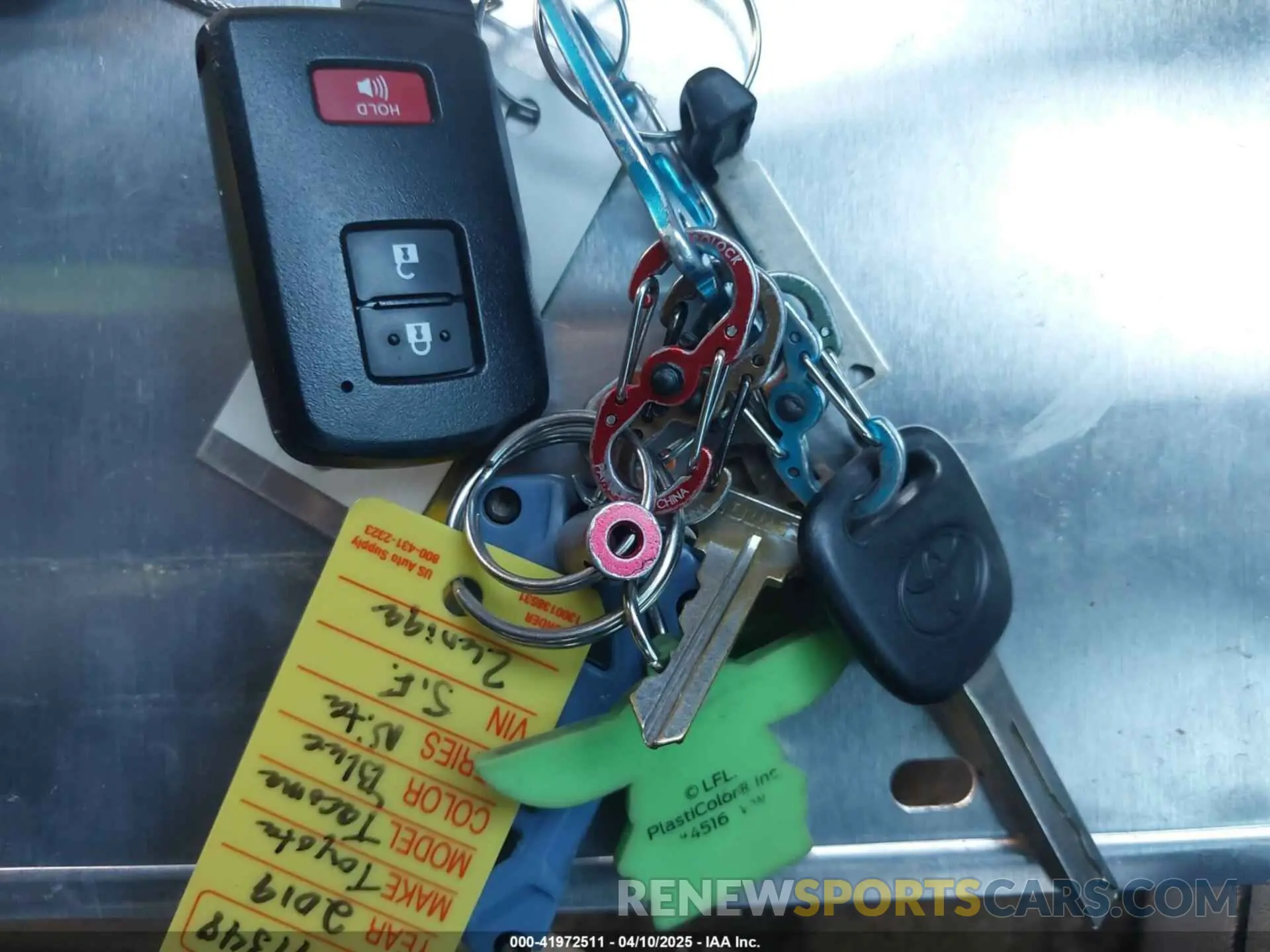 11 fotografías del automóvil dañado 5TFDZ5BN1KX046315 TOYOTA TACOMA 2019