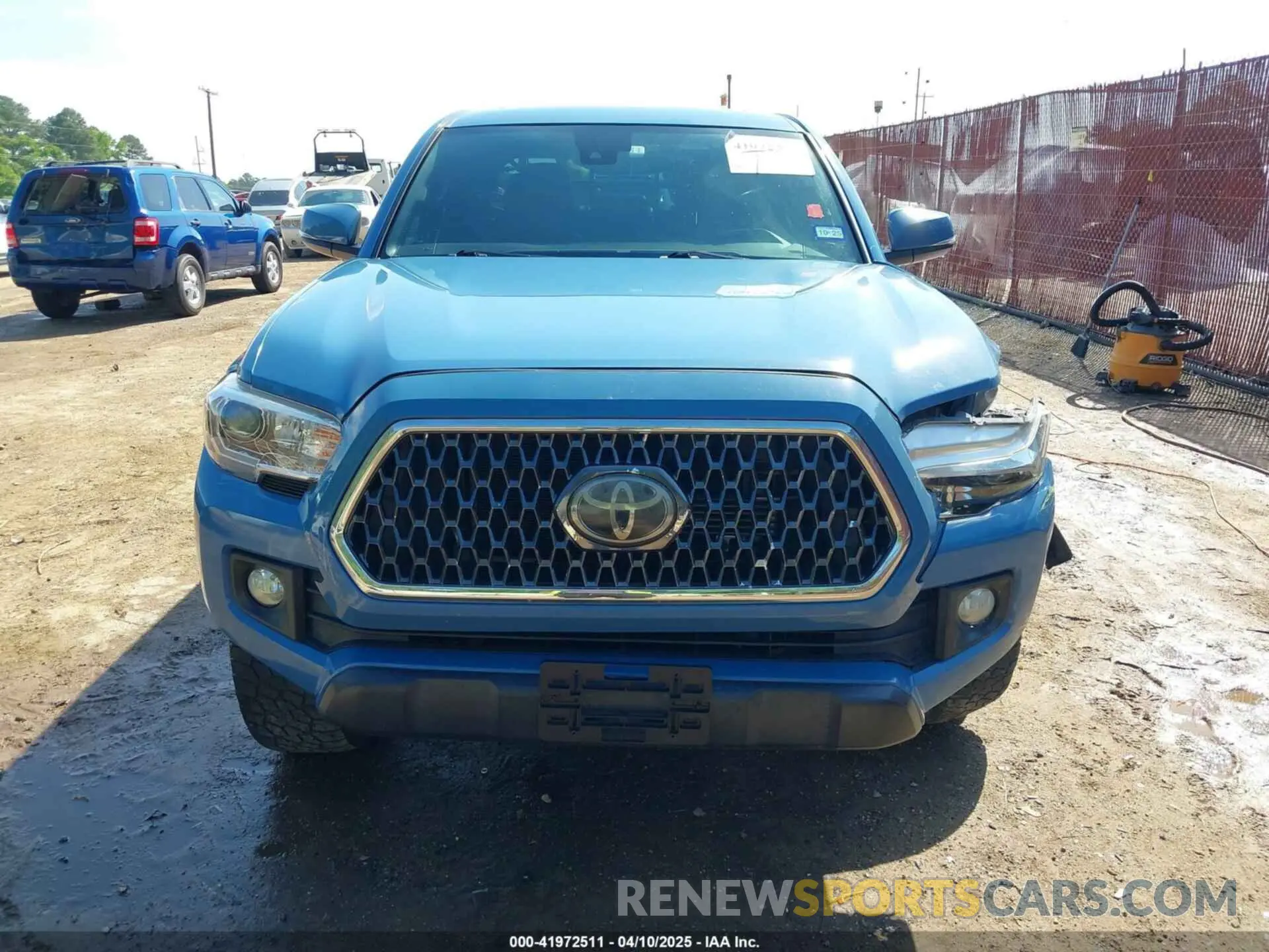 17 fotografías del automóvil dañado 5TFDZ5BN1KX046315 TOYOTA TACOMA 2019