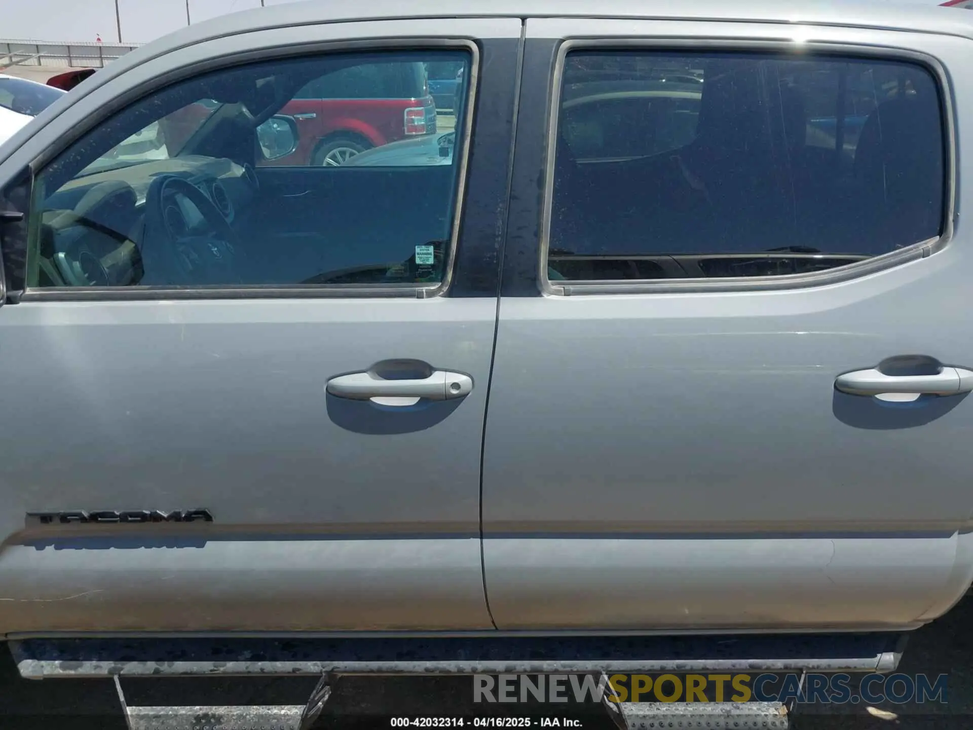 14 fotografías del automóvil dañado 5TFDZ5BN4KX043893 TOYOTA TACOMA 2019
