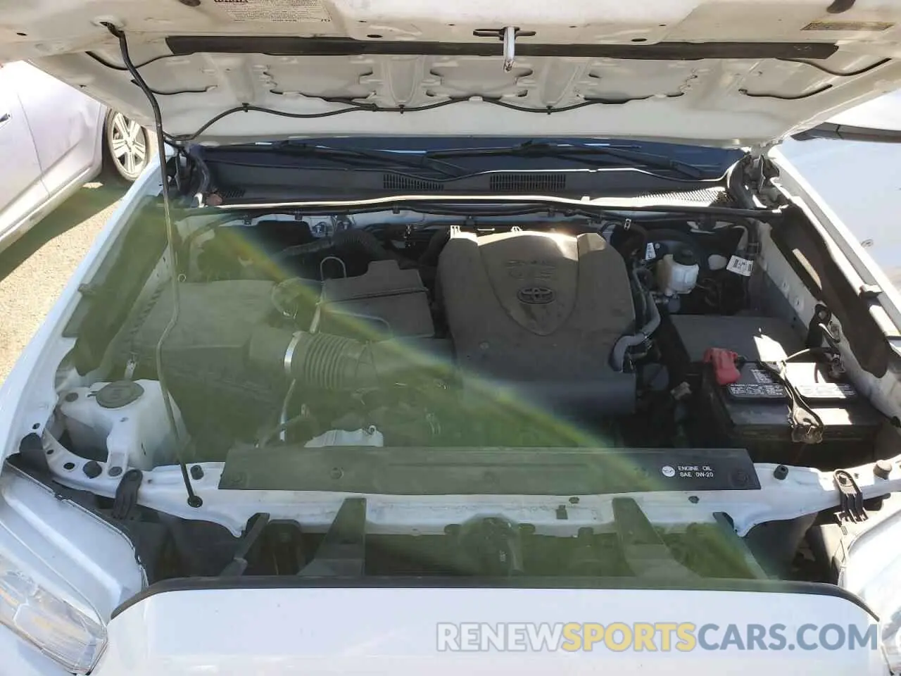 11 fotografías del automóvil dañado 5TFDZ5BN4KX044980 TOYOTA TACOMA 2019