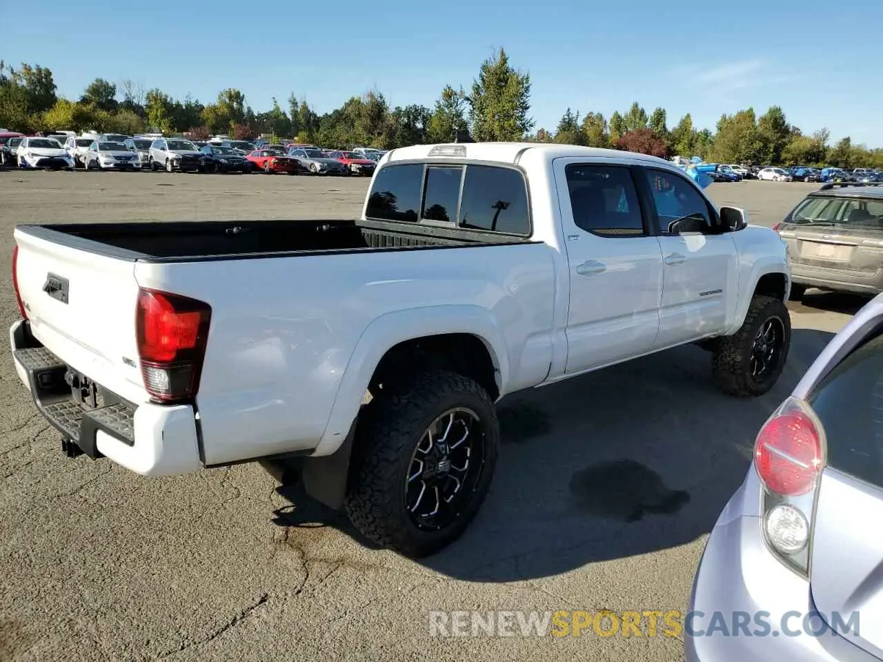 3 fotografías del automóvil dañado 5TFDZ5BN4KX044980 TOYOTA TACOMA 2019