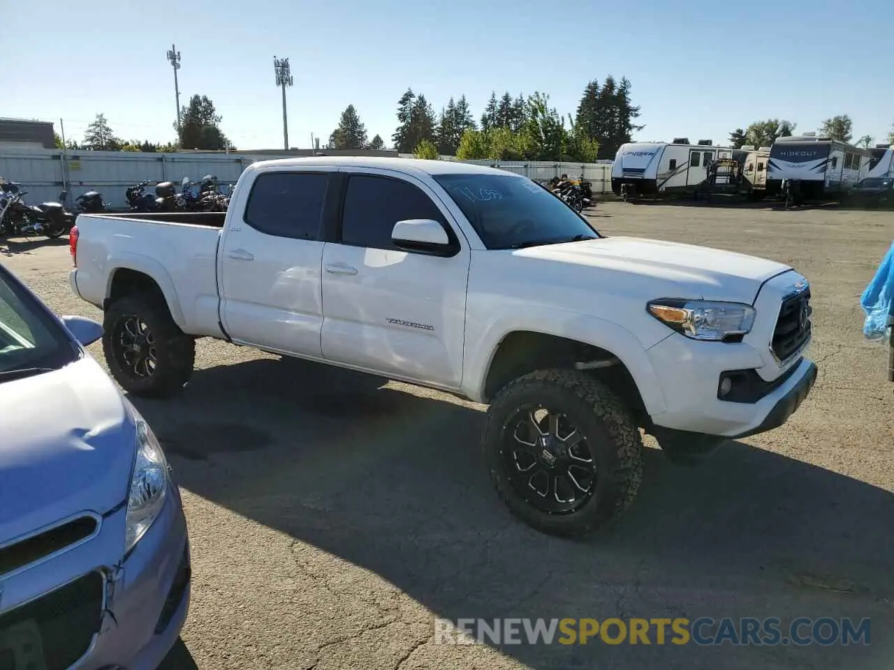 4 fotografías del automóvil dañado 5TFDZ5BN4KX044980 TOYOTA TACOMA 2019