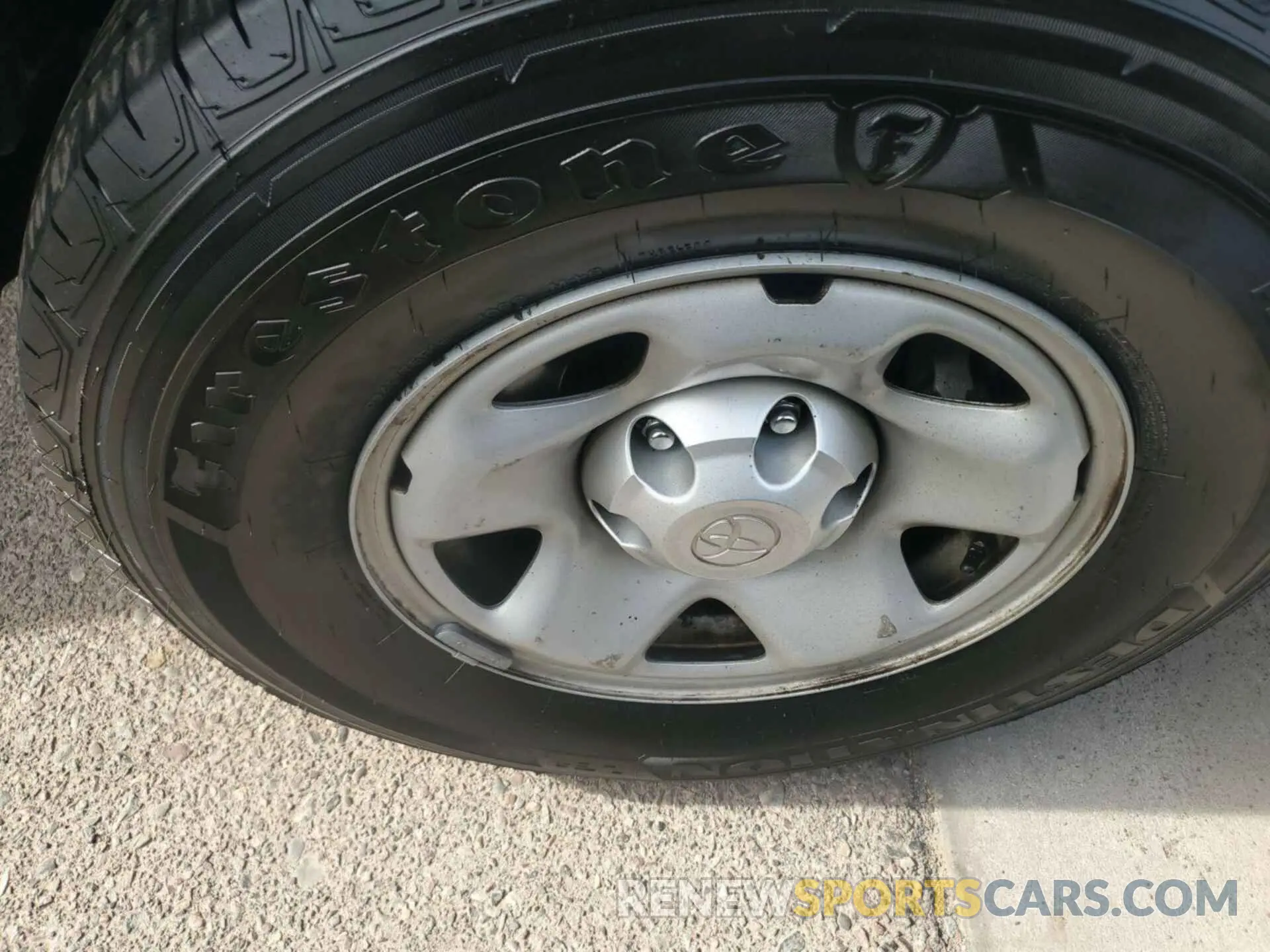 13 fotografías del automóvil dañado 5TFRX5GN0KX143610 TOYOTA TACOMA 2019