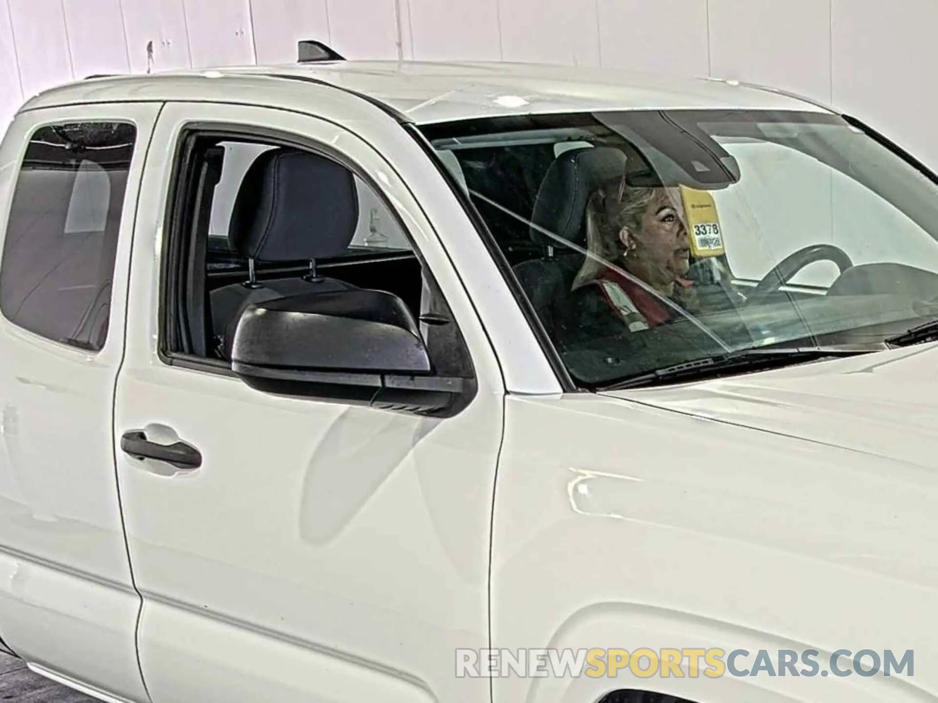 26 fotografías del automóvil dañado 5TFRX5GN0KX143610 TOYOTA TACOMA 2019