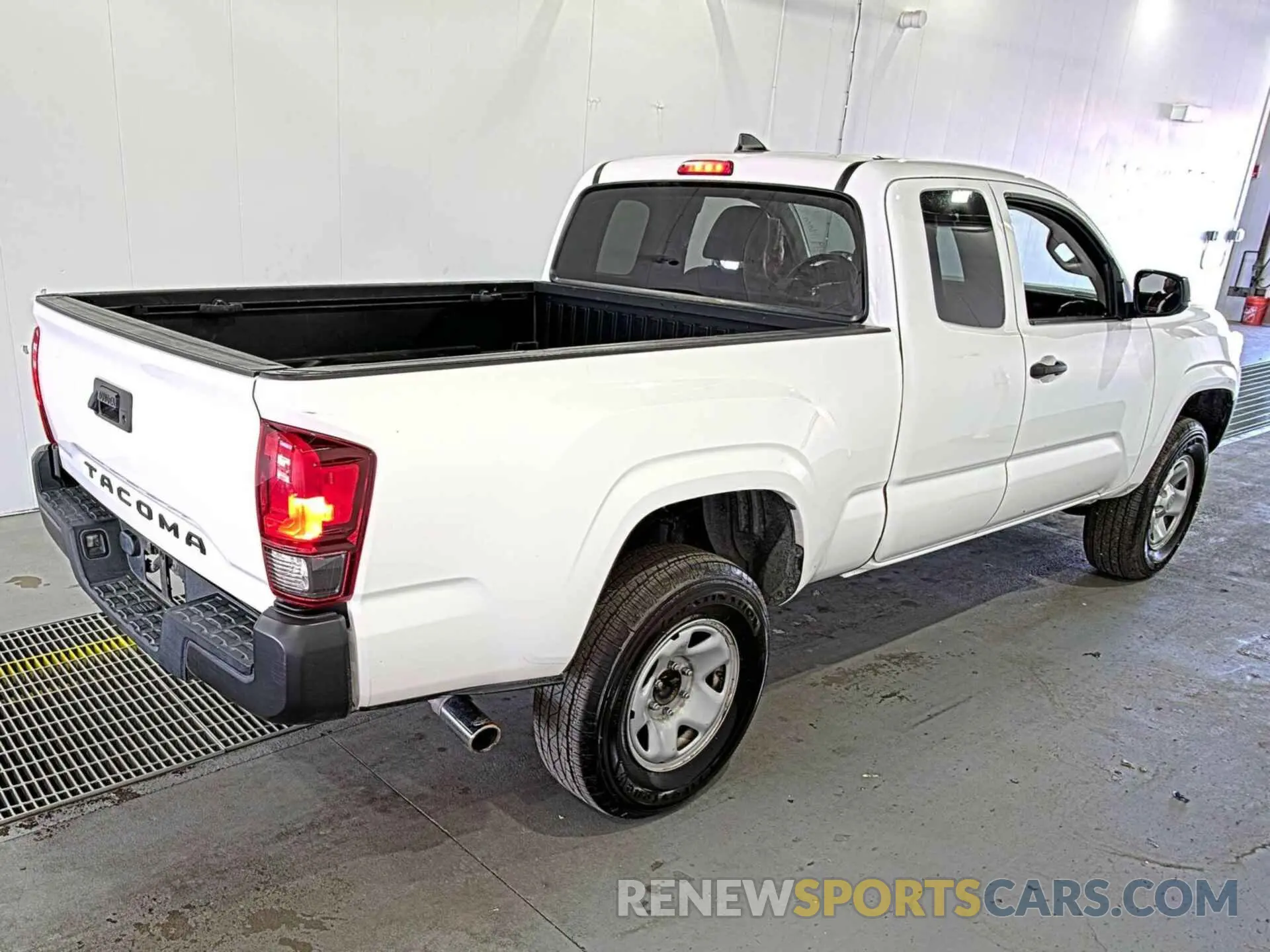6 fotografías del automóvil dañado 5TFRX5GN0KX143610 TOYOTA TACOMA 2019