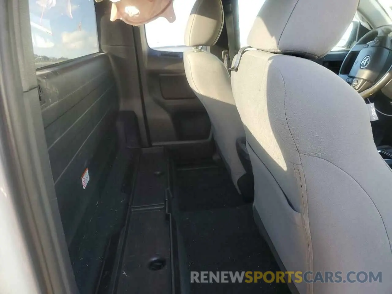 10 fotografías del automóvil dañado 5TFRX5GN0KX147706 TOYOTA TACOMA 2019