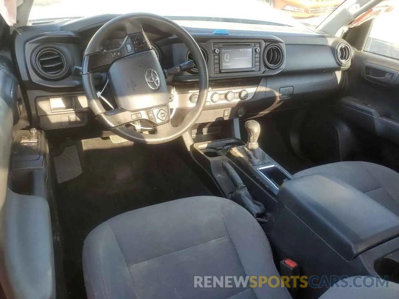 8 fotografías del automóvil dañado 5TFRX5GN0KX147706 TOYOTA TACOMA 2019