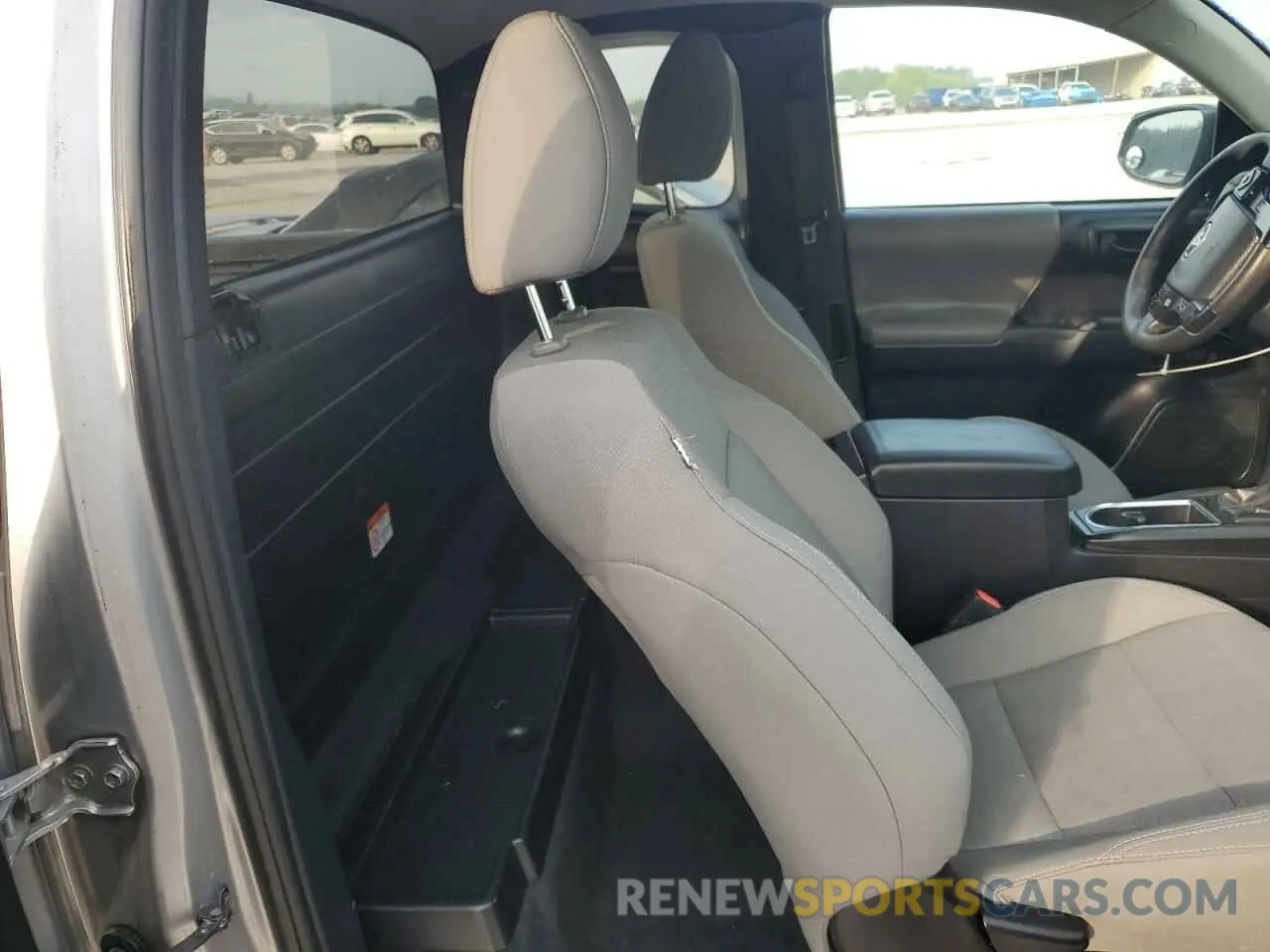 10 fotografías del automóvil dañado 5TFRX5GN0KX149469 TOYOTA TACOMA 2019