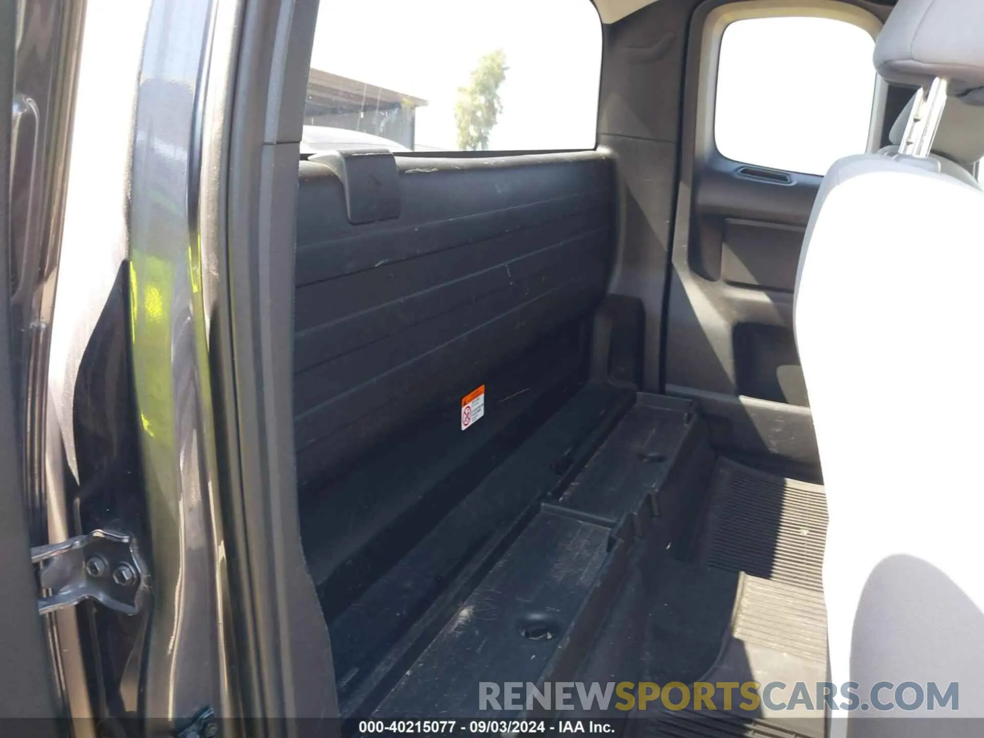 8 fotografías del automóvil dañado 5TFRX5GN0KX155238 TOYOTA TACOMA 2019