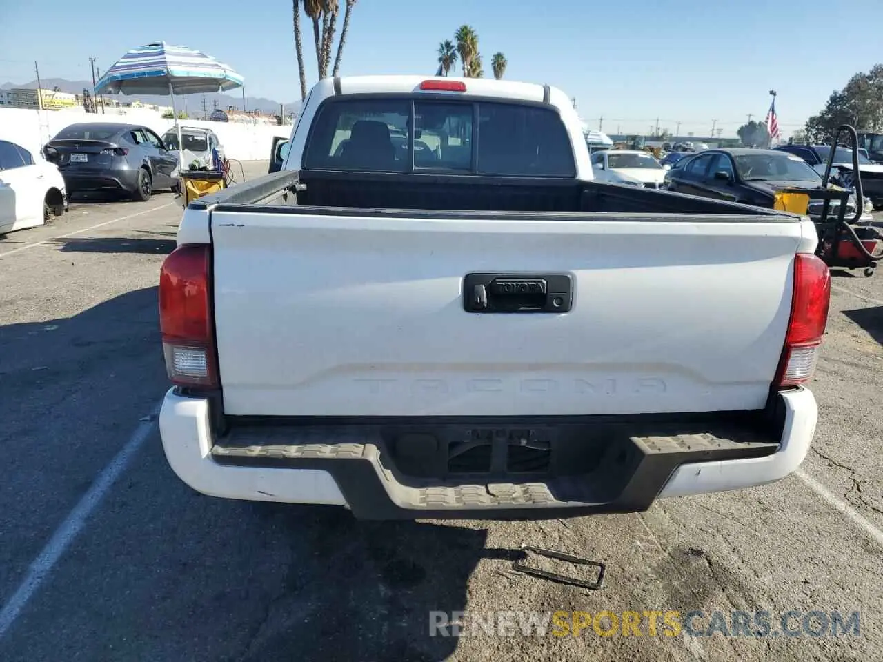 6 fotografías del automóvil dañado 5TFRX5GN0KX164943 TOYOTA TACOMA 2019