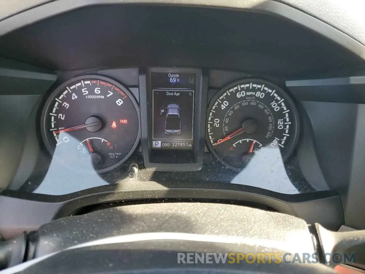 9 fotografías del automóvil dañado 5TFRX5GN0KX164943 TOYOTA TACOMA 2019
