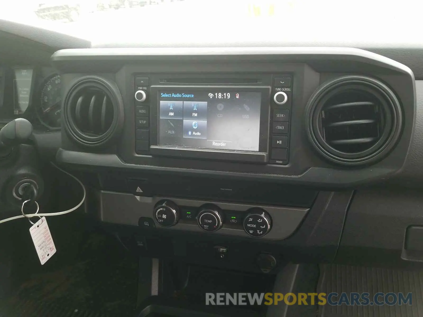 9 fotografías del automóvil dañado 5TFRX5GN1KX140313 TOYOTA TACOMA 2019