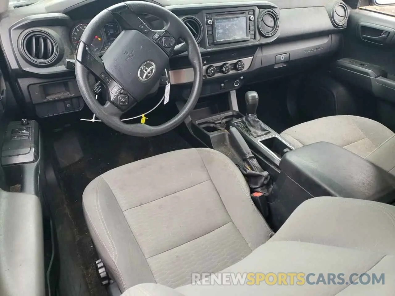 8 fotografías del automóvil dañado 5TFRX5GN1KX147679 TOYOTA TACOMA 2019