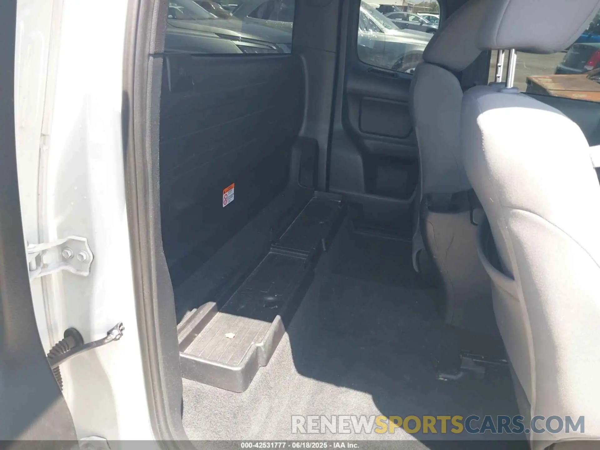 8 fotografías del automóvil dañado 5TFRX5GN1KX149562 TOYOTA TACOMA 2019