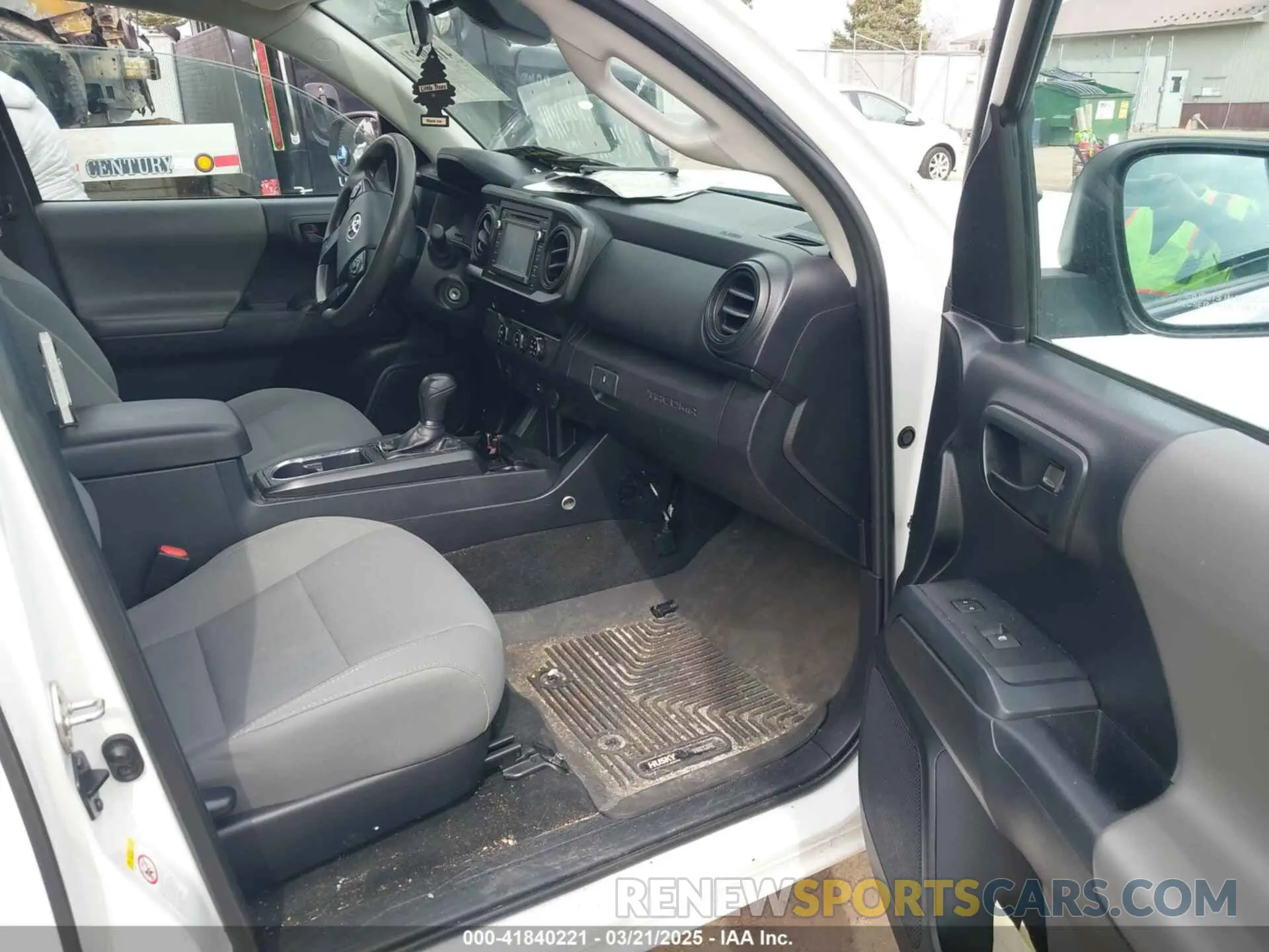 5 fotografías del automóvil dañado 5TFRX5GN1KX162876 TOYOTA TACOMA 2019
