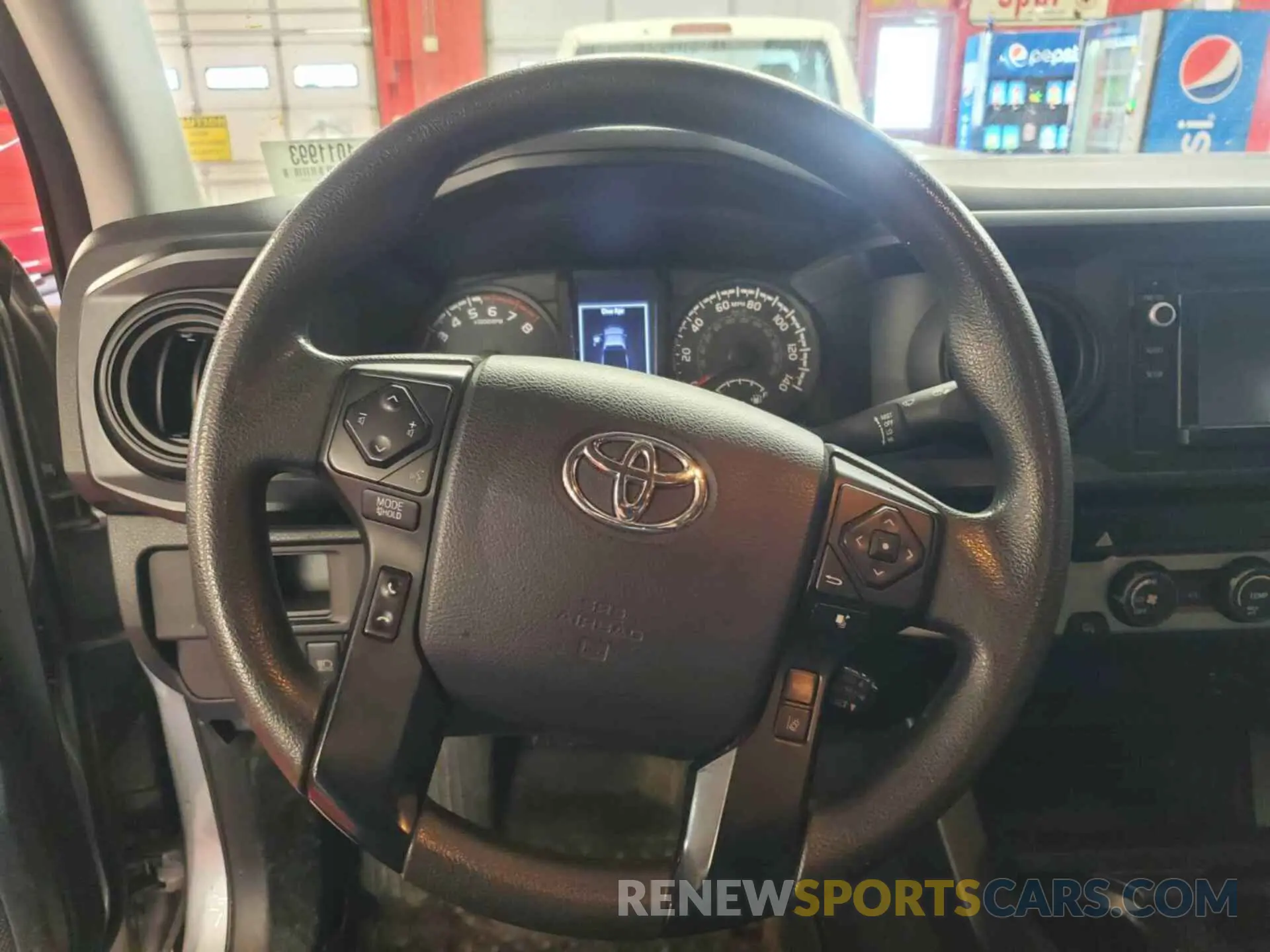 12 fotografías del automóvil dañado 5TFRX5GN3KX132827 TOYOTA TACOMA 2019