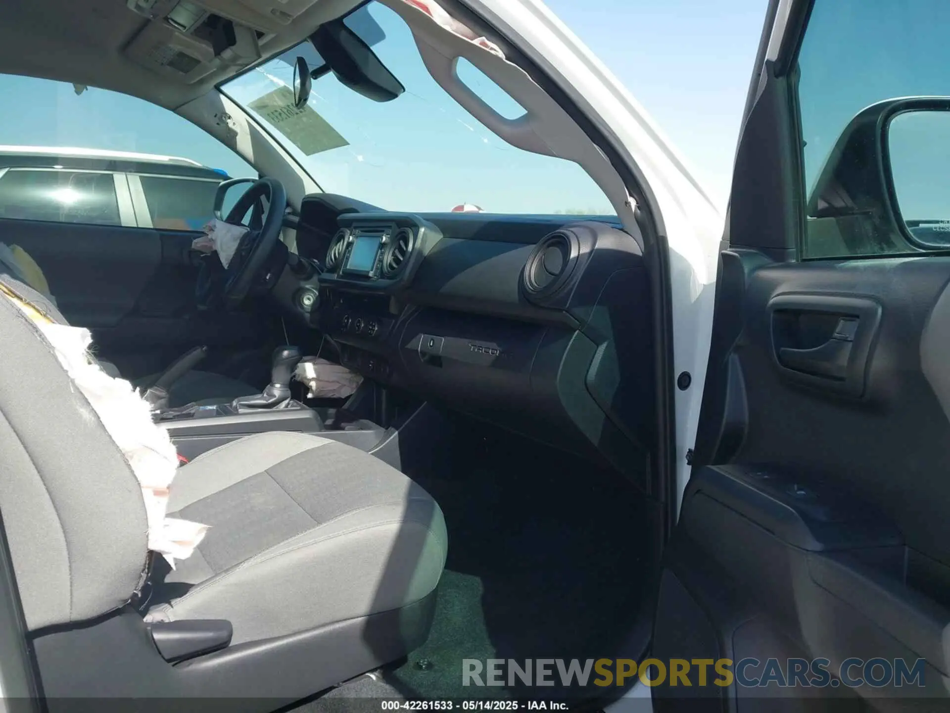 5 fotografías del automóvil dañado 5TFRX5GN3KX139213 TOYOTA TACOMA 2019