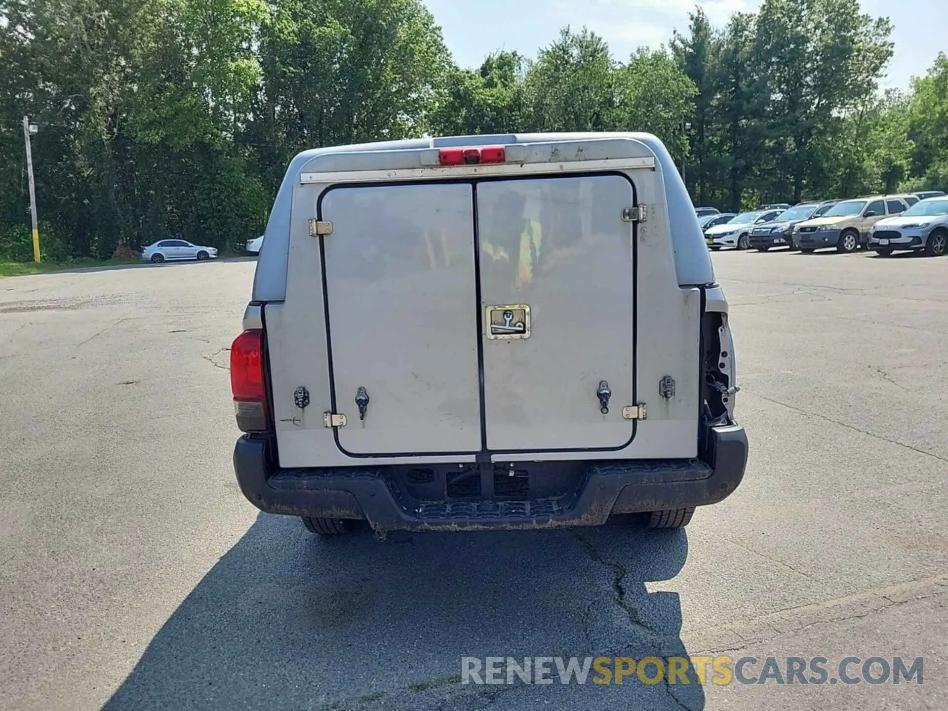 14 fotografías del automóvil dañado 5TFRX5GN3KX149594 TOYOTA TACOMA 2019