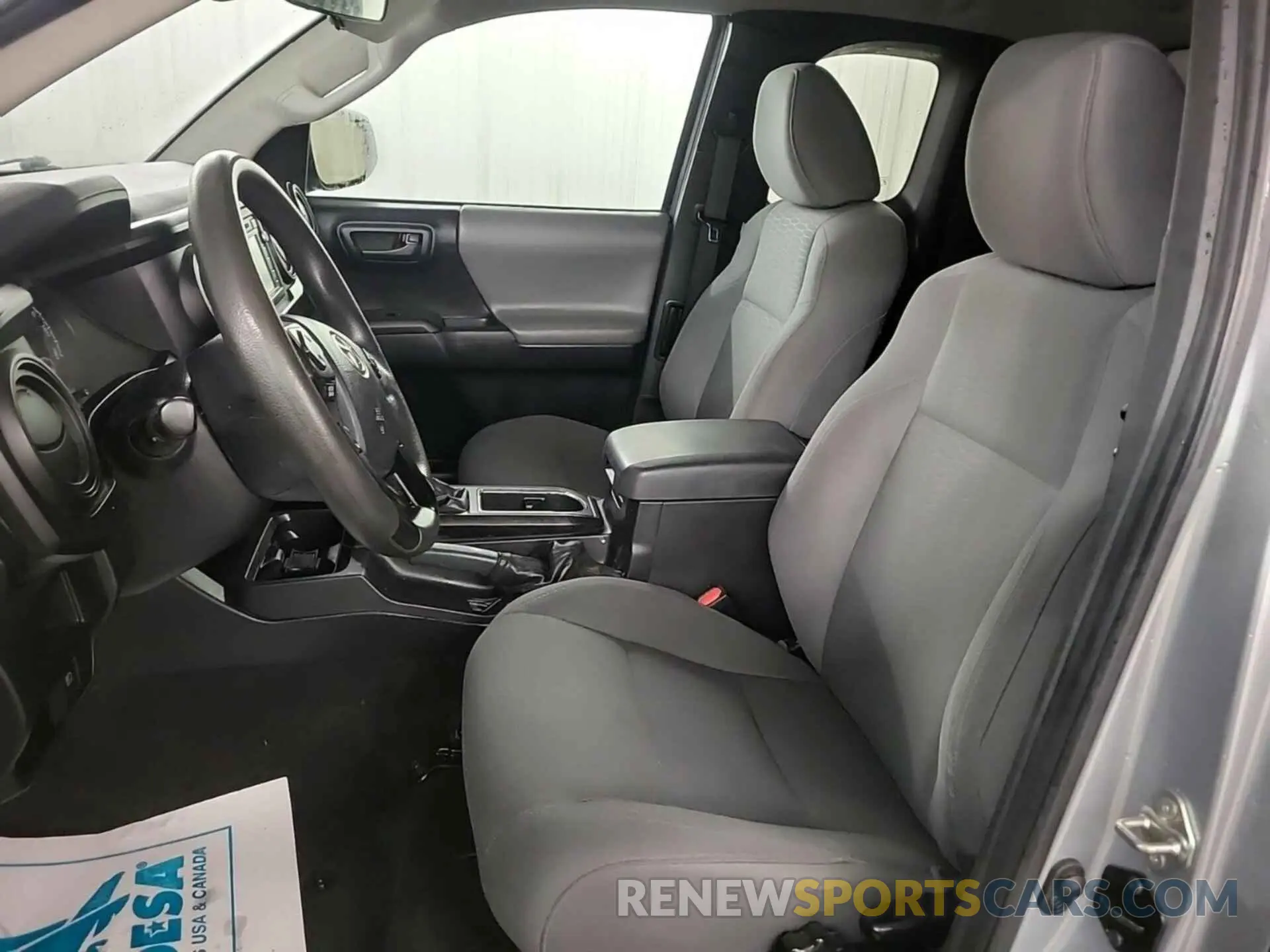 42 fotografías del automóvil dañado 5TFRX5GN3KX149594 TOYOTA TACOMA 2019