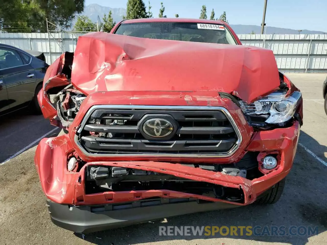 5 fotografías del automóvil dañado 5TFRX5GN4KX135753 TOYOTA TACOMA 2019