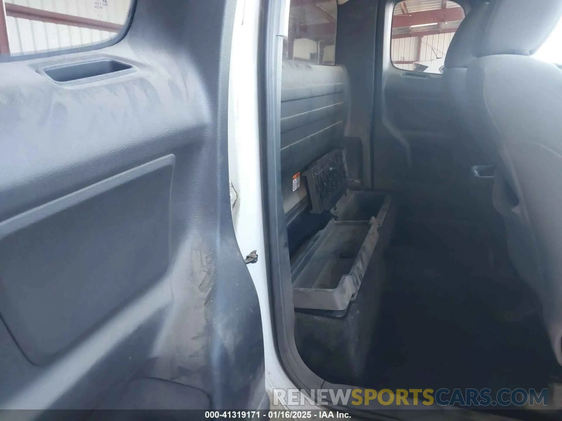 8 fotografías del automóvil dañado 5TFRX5GN4KX136336 TOYOTA TACOMA 2019